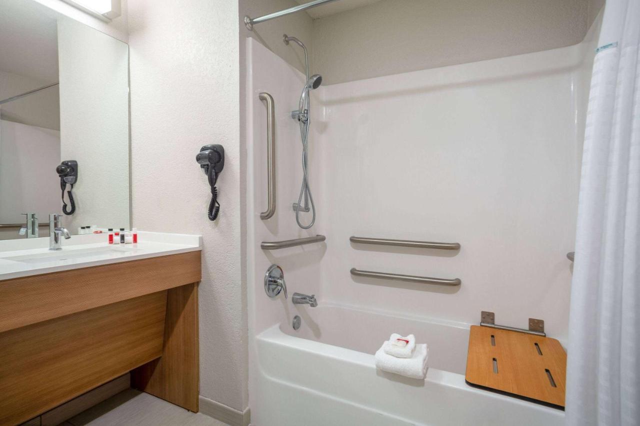 Microtel Inn & Suites By Wyndham Liberty Ne Kansas City Area 外观 照片